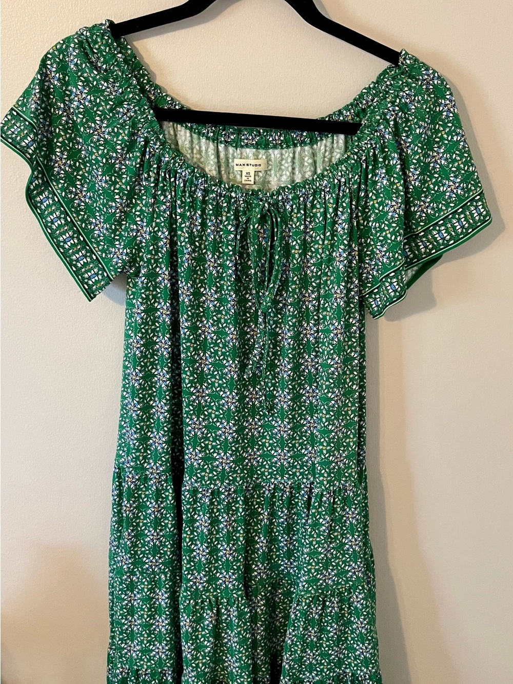 Max Studio Green Floral Peasant Off-Shoulder Tunic